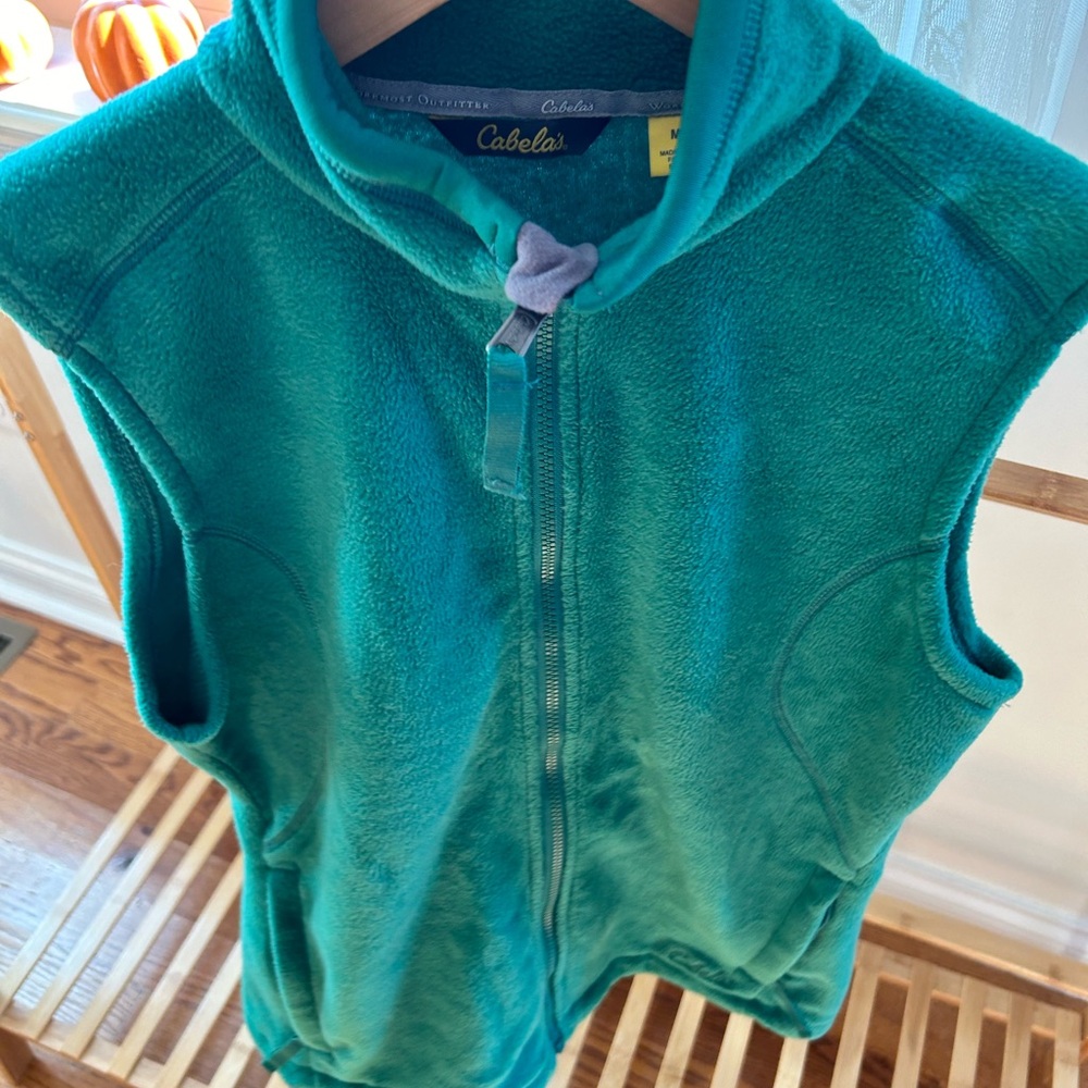 Cabela's Women's Green Gilet Vest 2 pocket fleece sz M
